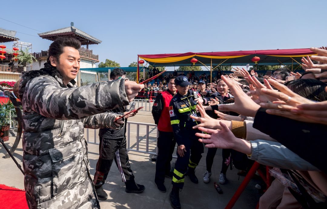 CF手游死神套装：揭开神秘面纱，探寻独特魅力